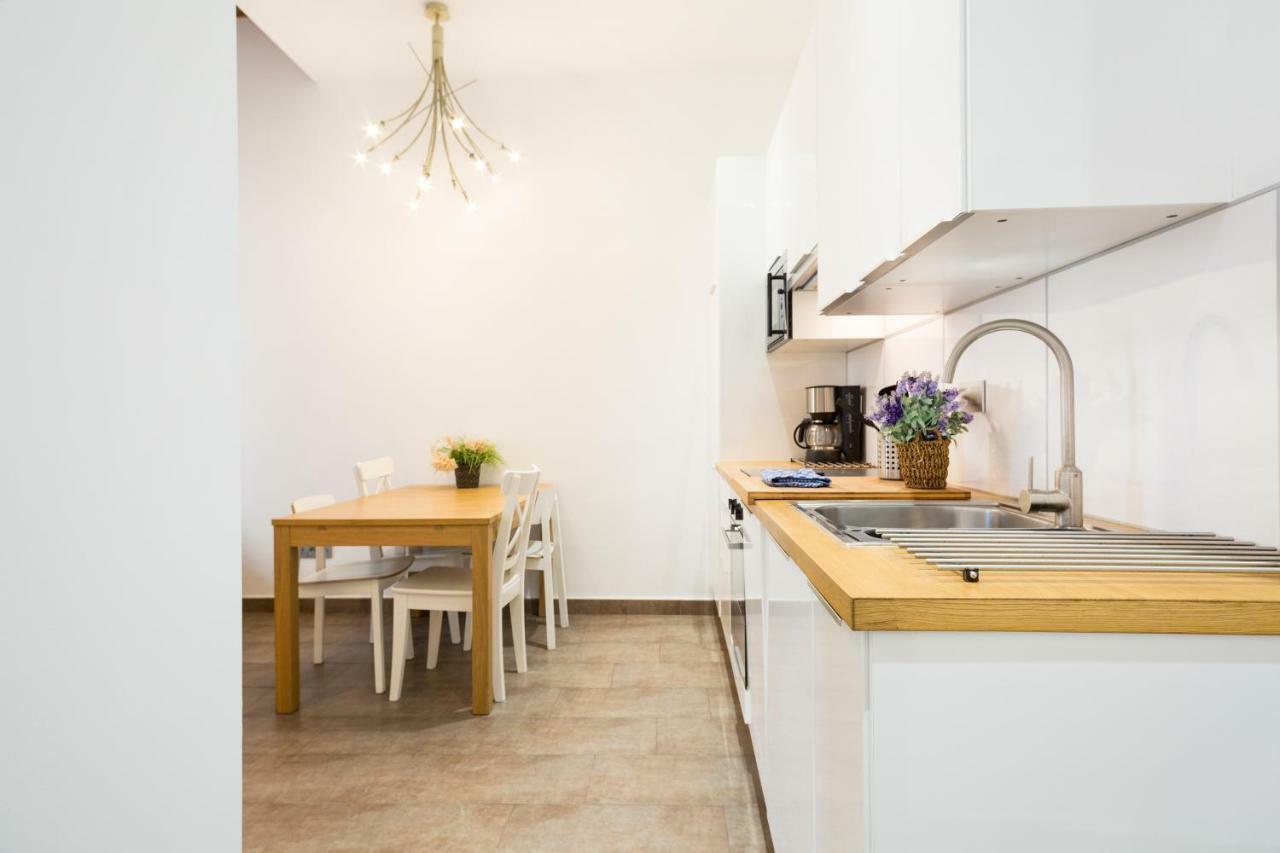 Stay U-Nique Apartments Eixample Center Barselona Dış mekan fotoğraf