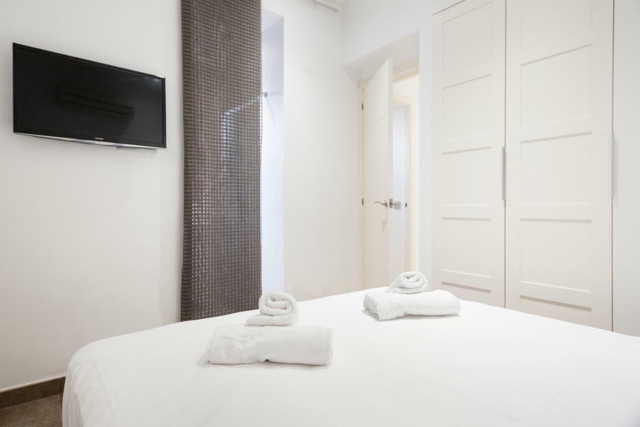 Stay U-Nique Apartments Eixample Center Barselona Dış mekan fotoğraf